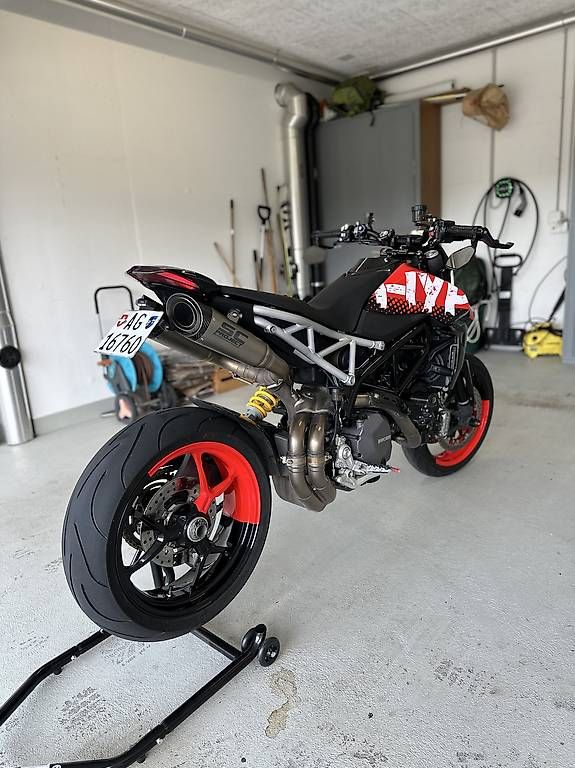 Strada: Ducati Hypermotard 950 RVE 2022 – Usato da Nussbaumen AG venduto da ulululuca
