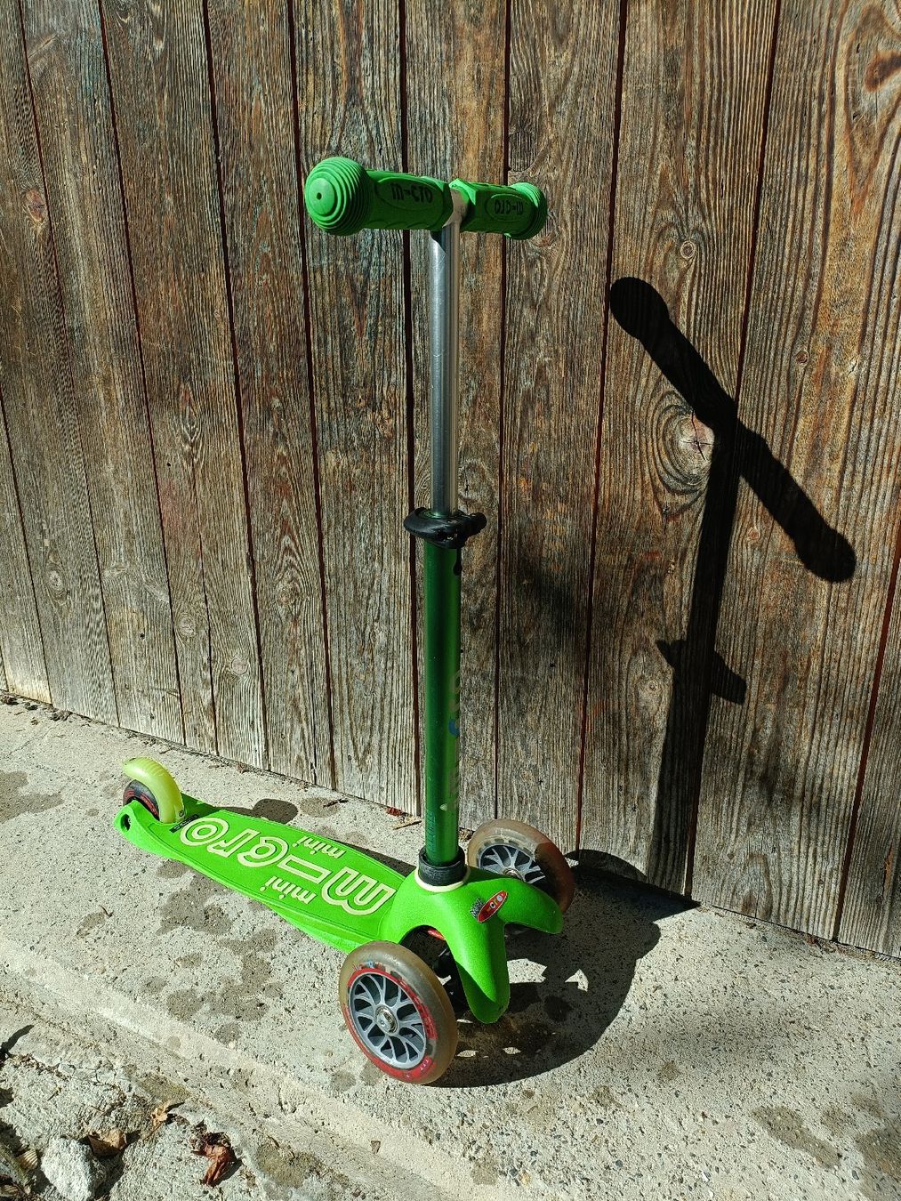 Micro Kickboard: Micro Mini Kinderroller grün – Usato da Langnau b. Reiden venduto da Severin.Siegrist