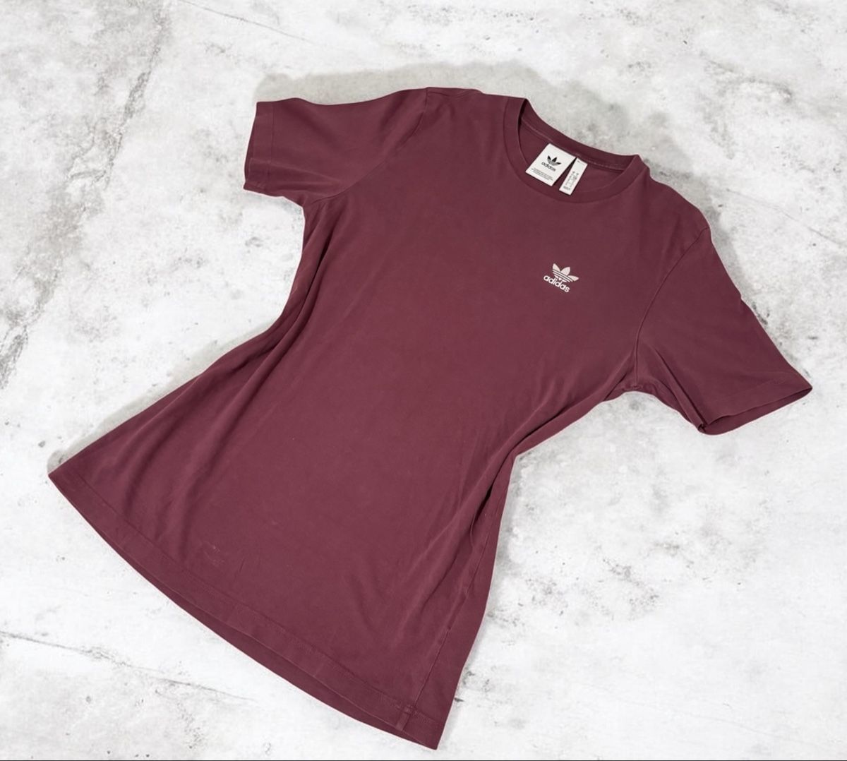 Adidas T-shirt: T-shirt Adidas Original  – Nuovo (secondo la descrizione) da Châtel-St-Denis venduto da Montclair_Swiss 3