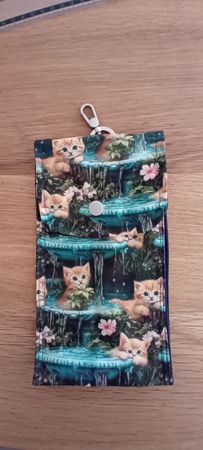 Handgemachte Tasche für Smartphone mit Katzenmotiv