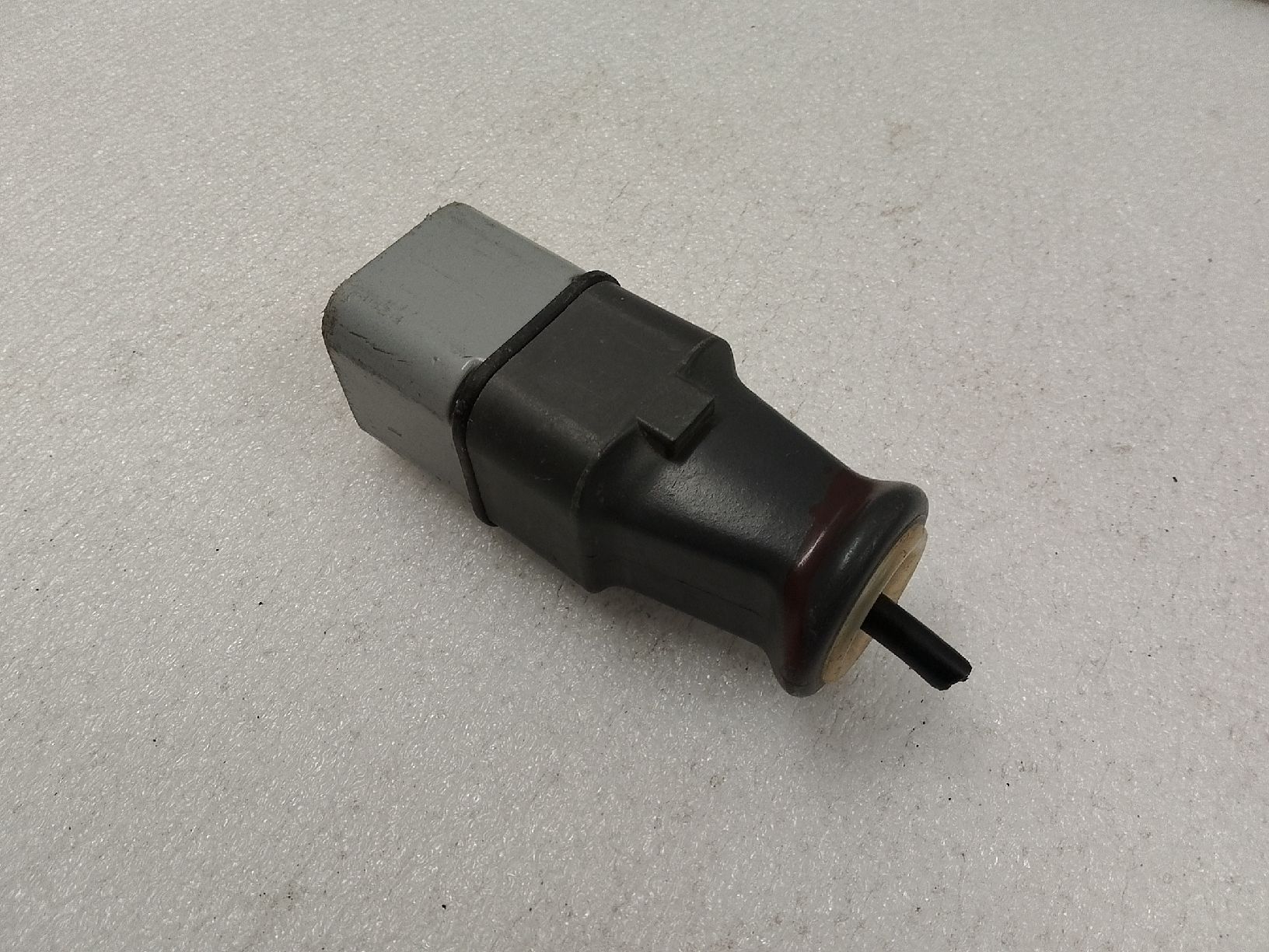 Spine: Stecker J15 vier Polig – Usato da Trubschachen venduto da Caddy8