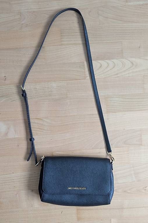 Michael Kors Borse da donna: Michael Kors Original Clutch / Umhängetasche – Usato da Thun venduto da Laisaa