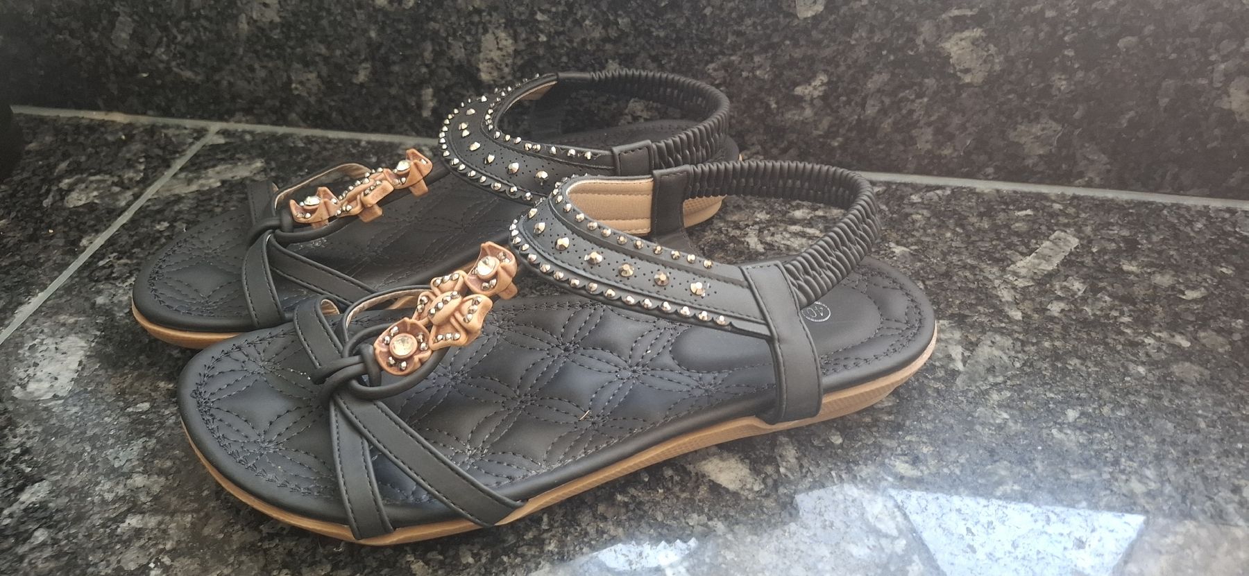 Scarpe da donna: Wunderschöne Sandalen Gr. 40 – Nuovo (secondo la descrizione) da Igis venduto da Tiggers1 1