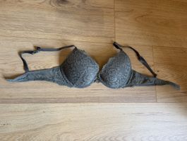 BH mit Spitze und Polsterung grün gebrauchter Zustand