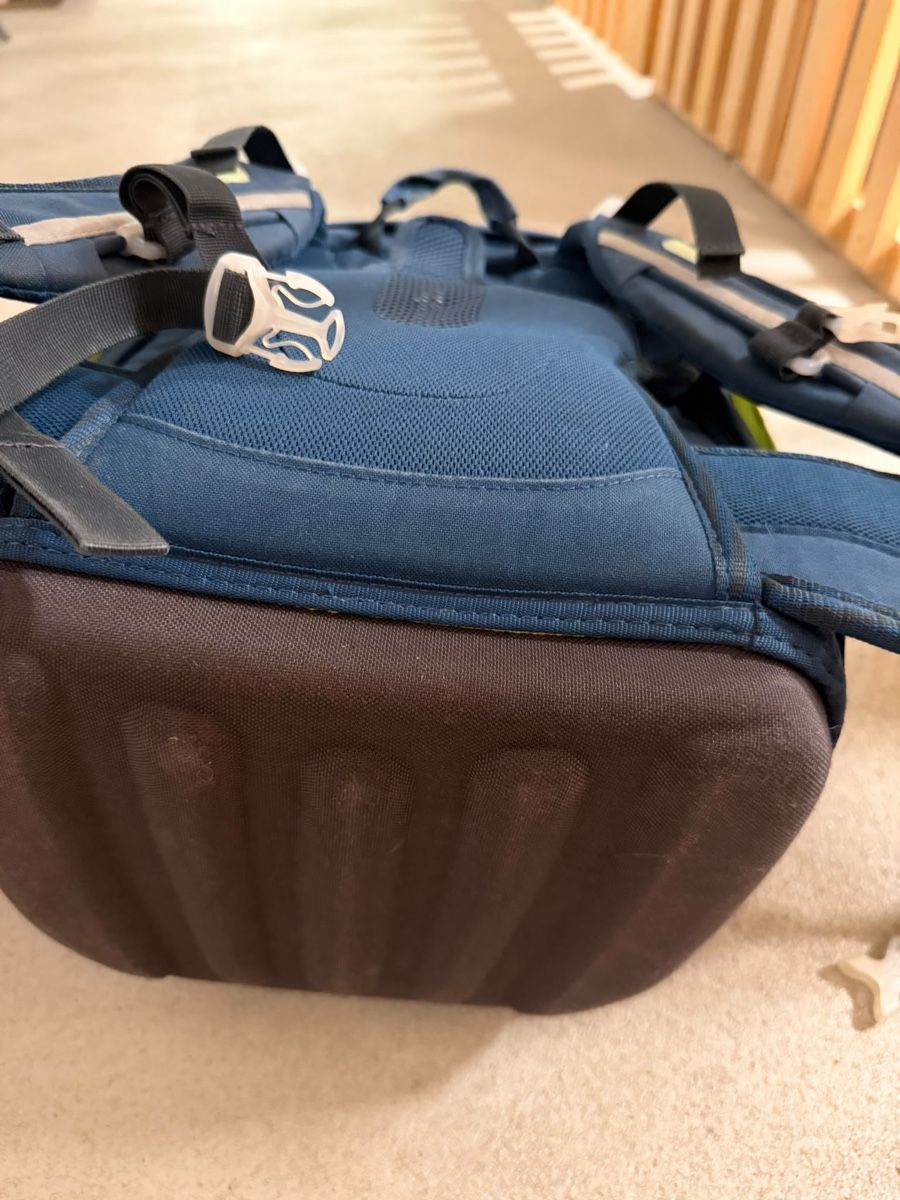 Ergobag Rucksäcke: ergobag Schulranzen Set gebraucht guter Zustand dunkelblau  – Gebraucht aus Rümlang von VOS_R 6