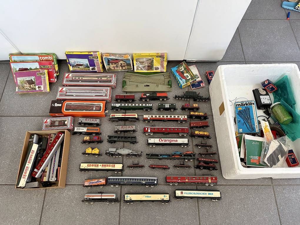 Lima Modellini di ferrovie: LIMA H0 Modelleisenbahn Konvolut – Usato da Muri AG venduto da cag733 1