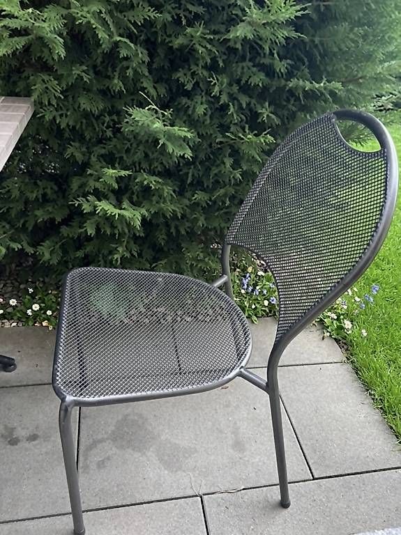 Set de table et chaises: Schickes Bistro-Set für Balkon oder Terrasse  – D'occasion à Ottikon par nvn_s9vn 1