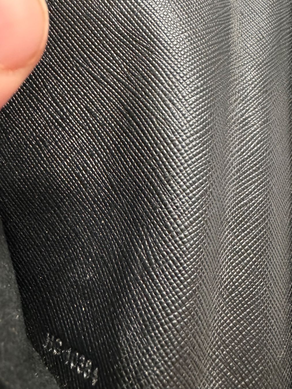 Louis Vuitton Portafogli: Louis Vuitton Damier Graphite Passport Cover – Usato da Dietlikon venduto da QuickSaleCH 5