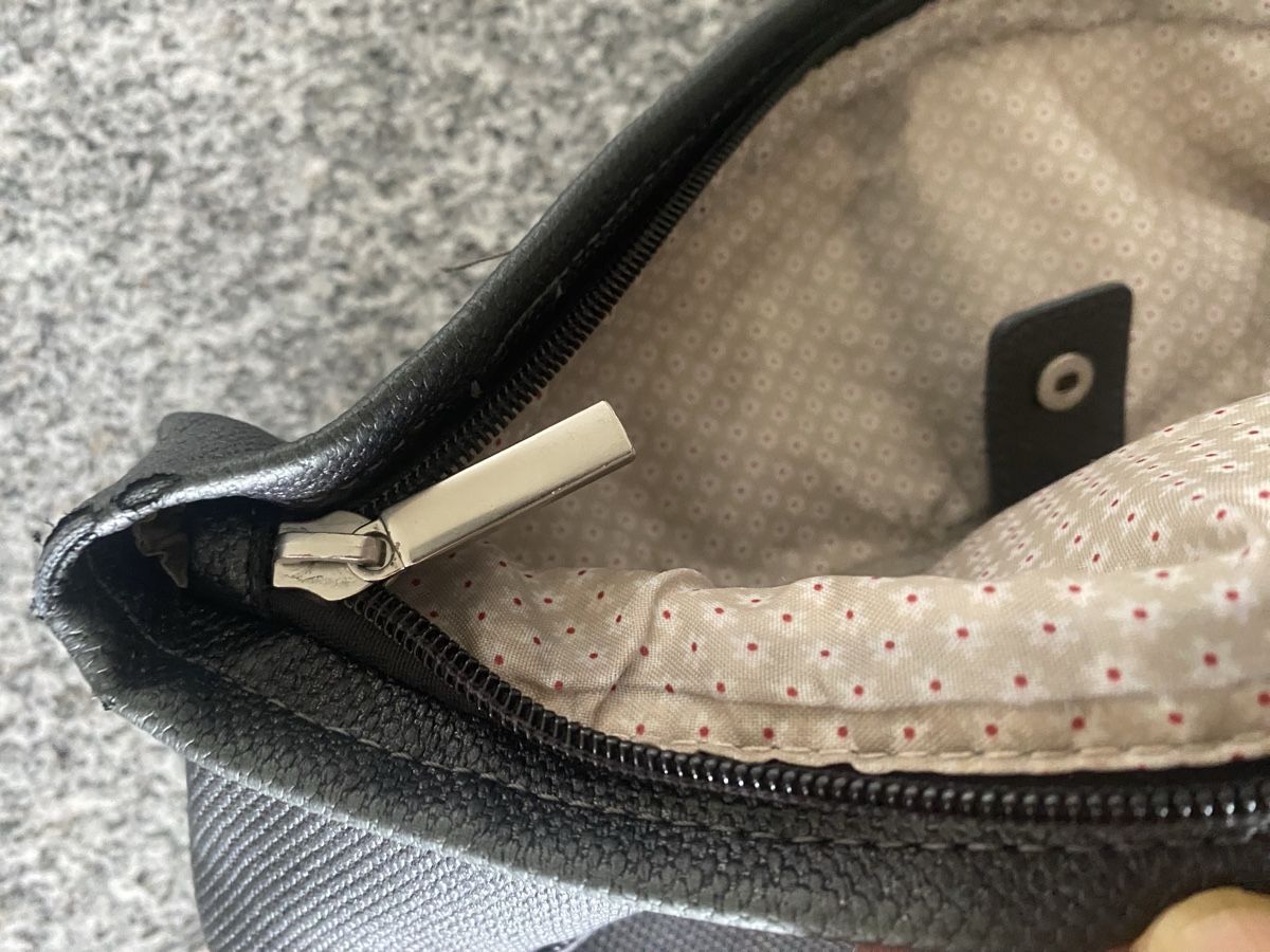 Zwei Zaini: ZWEI Rucksack grau mit leichtem Glanz – Usato da Kastanienbaum venduto da Cetrioli13 4
