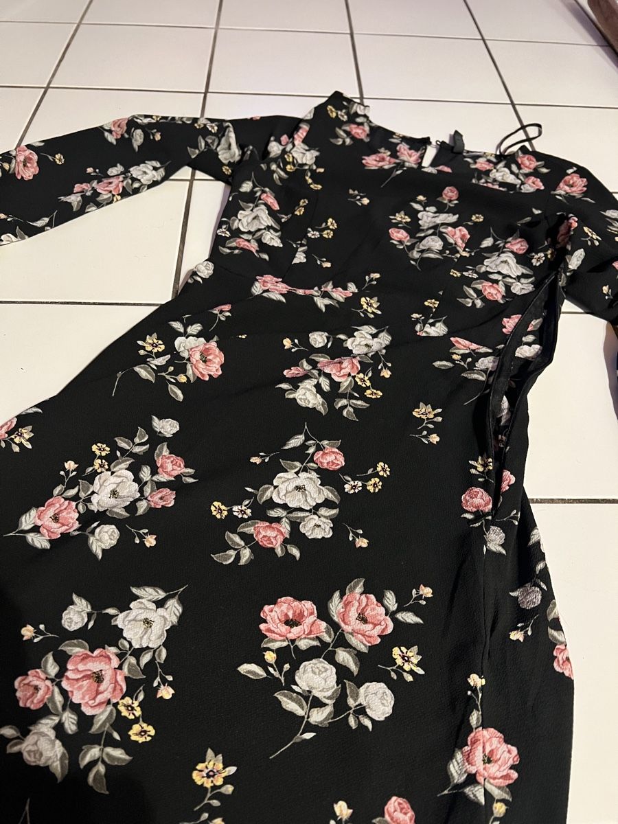H&M Vestiti: H&M Kleid, Gr. 32, Blumendesign, Röckli – Usato da Bern venduto da fla_yj25 3