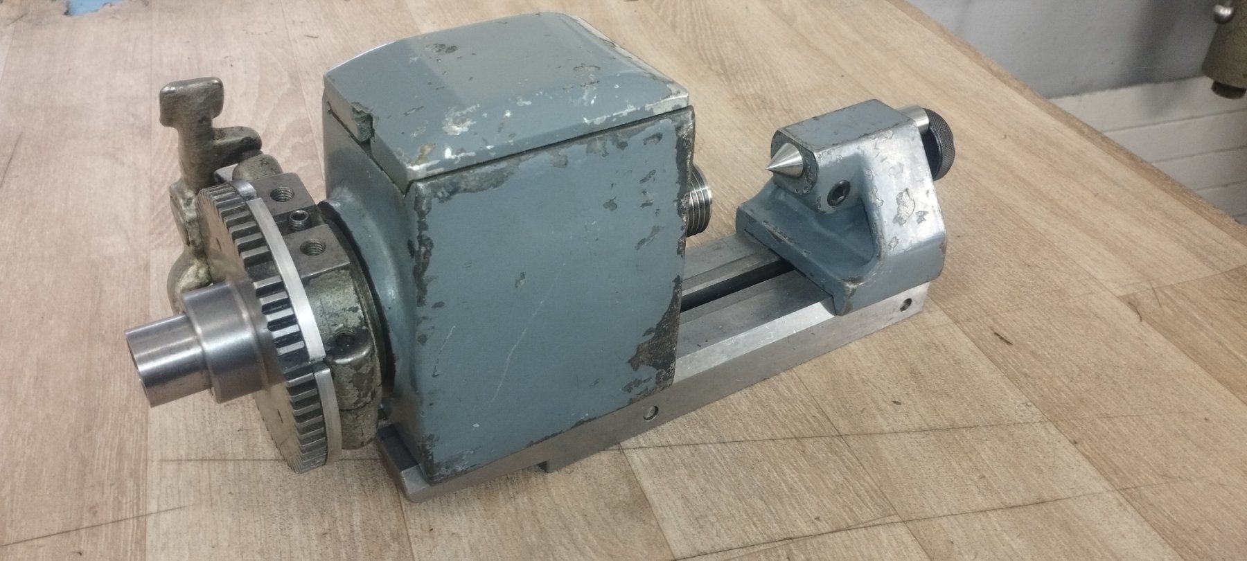 Schaublin Altro per industria metallurgica: Ensemble diviseur Schaublin W20 sur table profil 102 – Usato da Le Lieu venduto da Watch_Mike_Ing 2