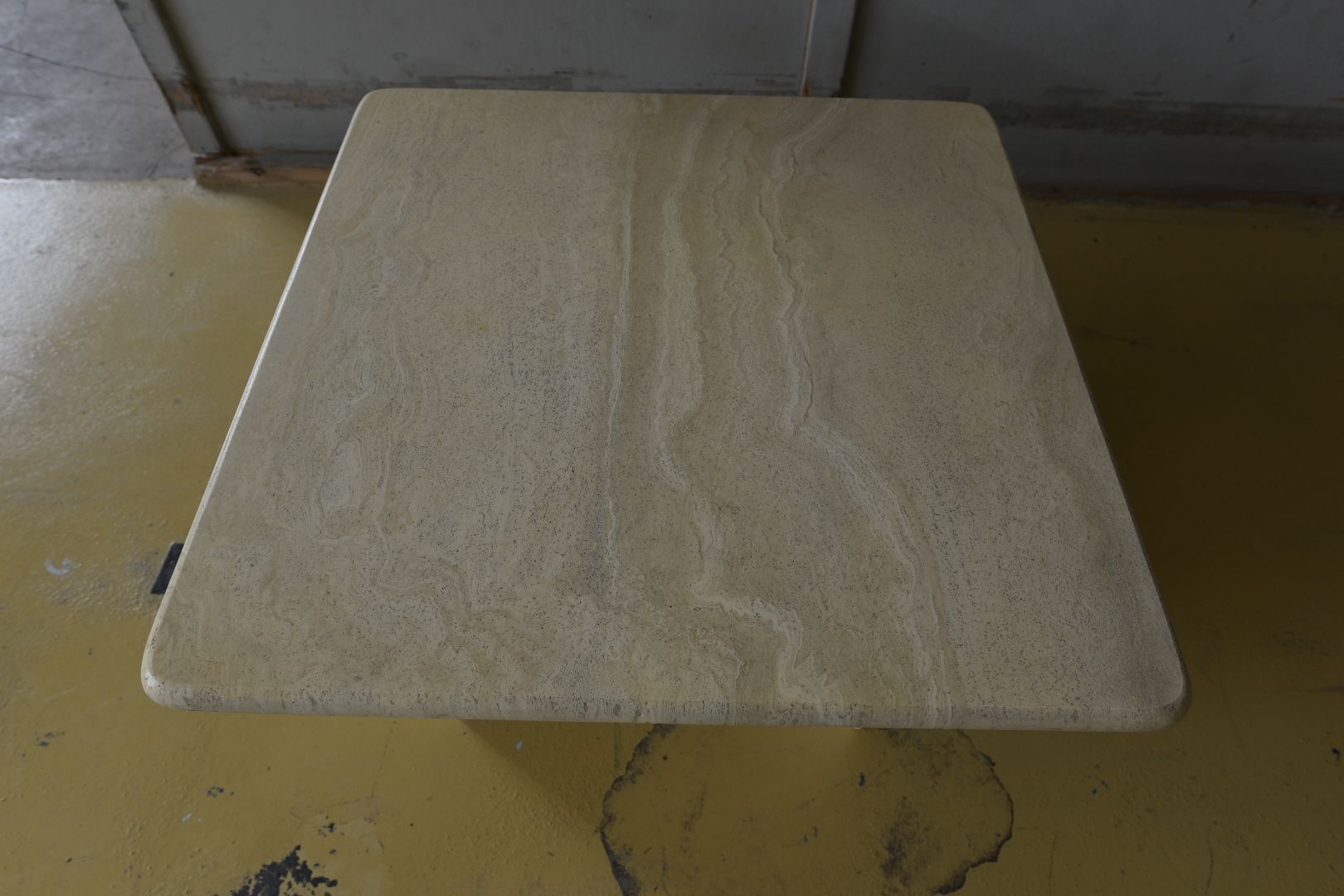 Tische: Vintage Couchtisch aus Travertin – Gebraucht aus Lichtensteig von UsedINStore 6