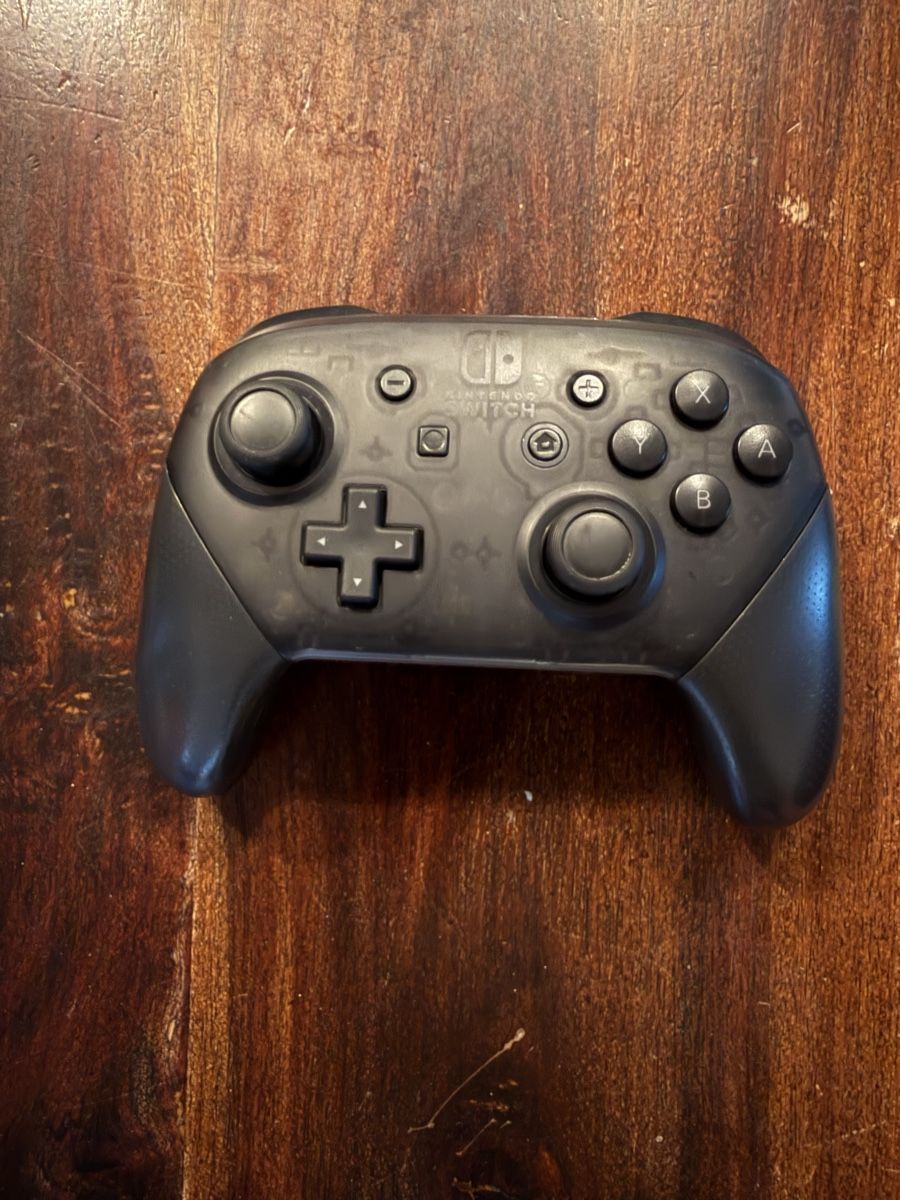 Nintendo Konsolen: Nintendo Switch OLED + Pro Controller + 5 Spiele – Gebraucht aus Zürich von Dani_46 3