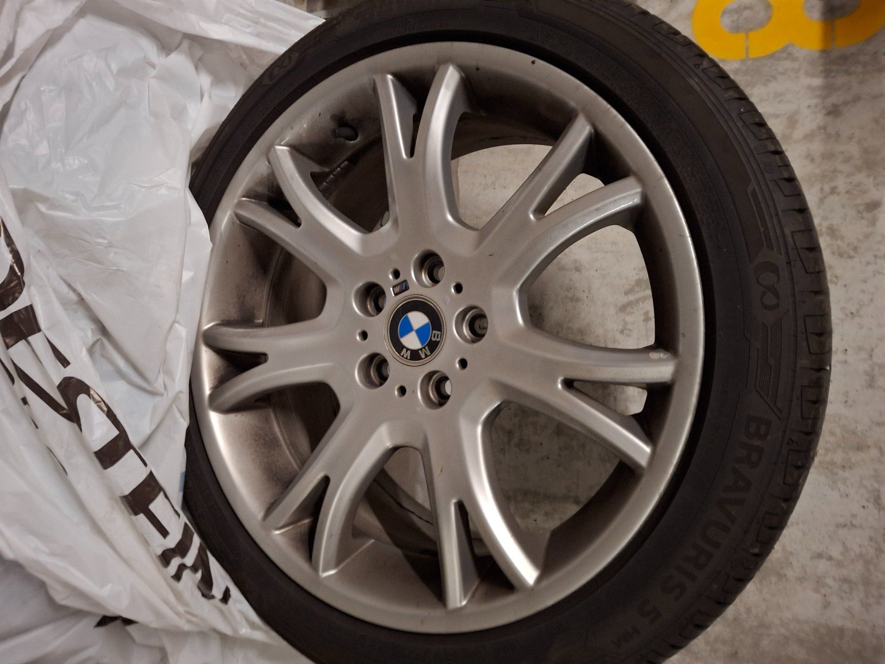 BMW Pneus & Kompletträder: Sommerräder – Gebraucht aus Henau von 2015estwer