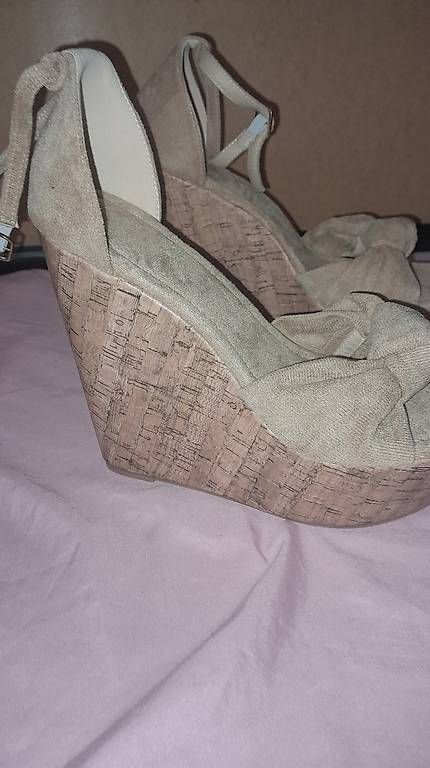 Damenschuhe: Paar neue, unbenutzte Damenschuhe – Gebraucht aus Goldau von daviriccardo
