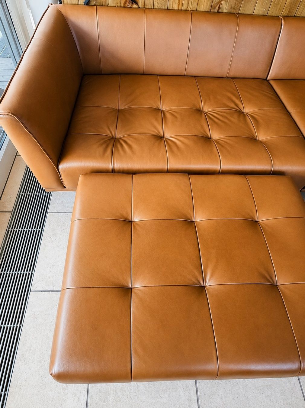 Divani: Exklusives Bigsofa - Echtleder inkl. passendem Polsterhocker – Usato da Hergiswil NW venduto da Cotswold 8