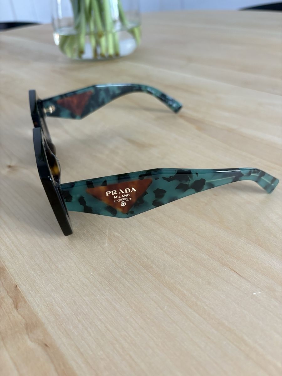 Prada Occhiali & Lenti: Prada Sunglasses – Usato da Zürich venduto da Mm2A 6