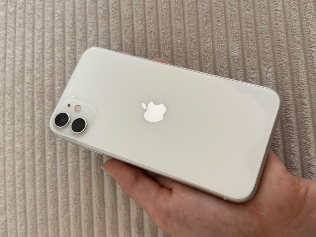 Apple Handys / Smartphones: iPhone 11 White – Neu (gemäss Beschreibung) aus Neuchâtel von jul_r2nj