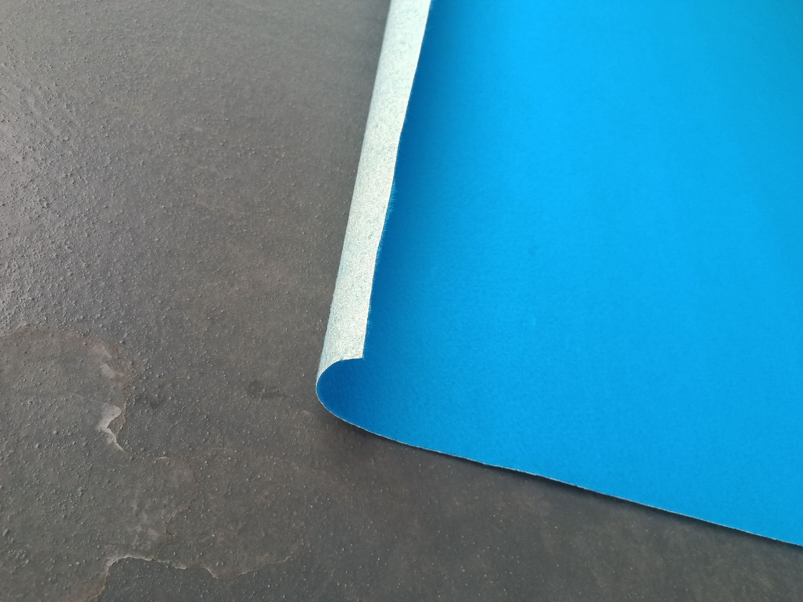 Tappeti: Dünner Blauer Teppich 3,8m x 2m – Usato da Safenwil venduto da mar_tbk5