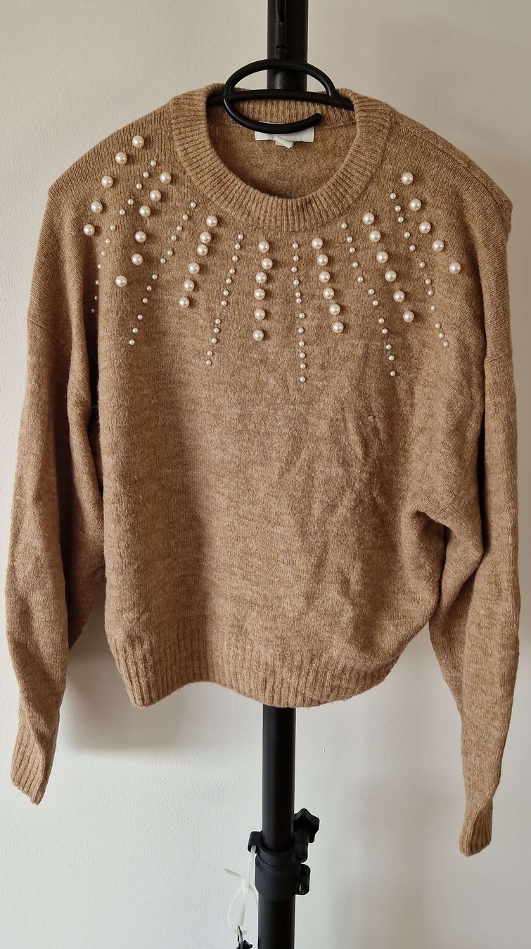 H&M Pulls & Sweat-shirts: Damen Pullover beige mit Perlen Grösse S – D'occasion à Muri b. Bern par ikeasnuggi