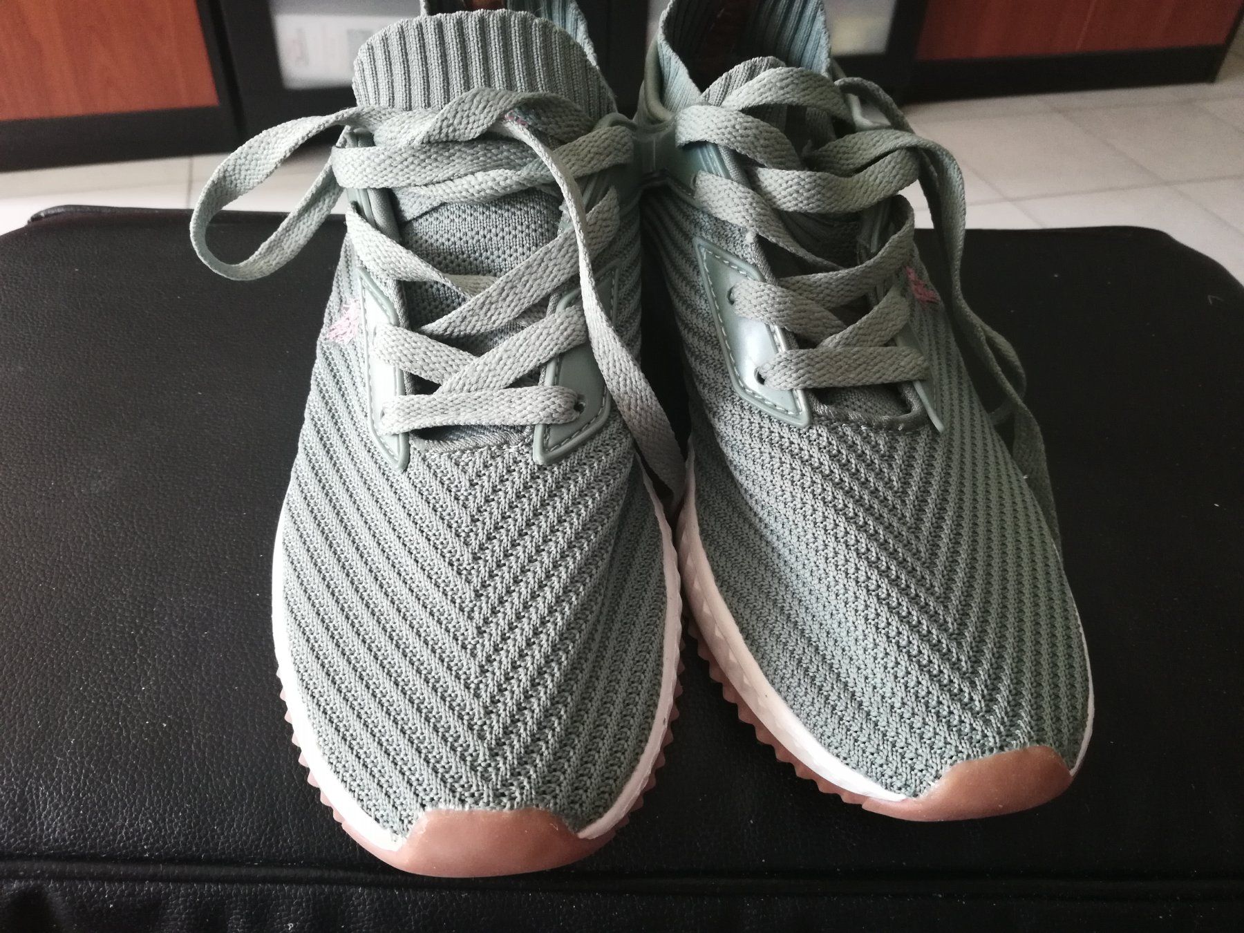 US Polo Scarpe da donna: Chaussures sport olive – Nuovo (secondo la descrizione) da St-Cergue venduto da Neviana
