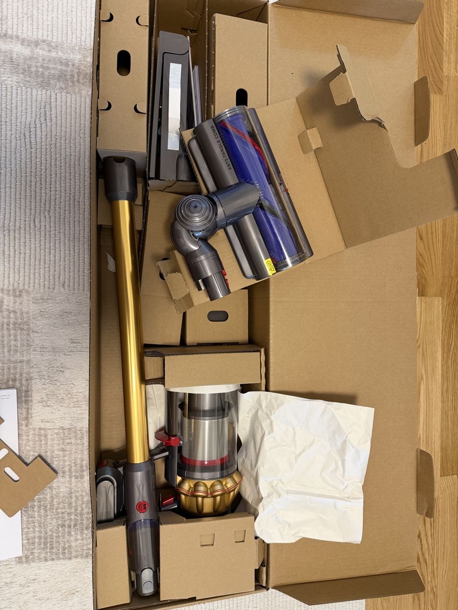 Dyson Staubsauger & Zubehör: Dyson V15 detect – Neu (gemäss Beschreibung) aus Meyrin von SA_3006