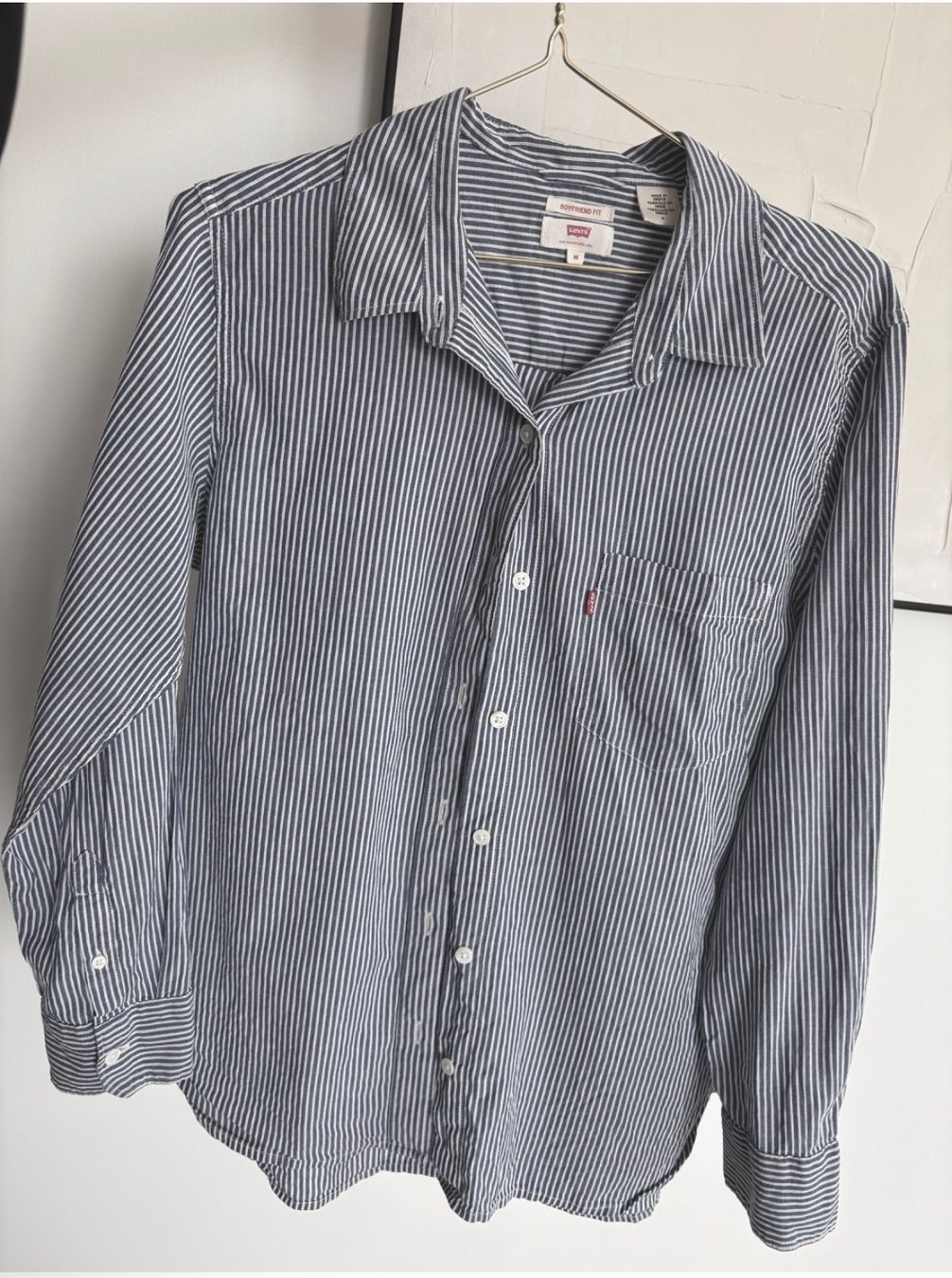 Levi's Blusen: LEVIS BOYFRIEND FIT HEMD GRÖSSE M – Gebraucht aus Bern von saendi95