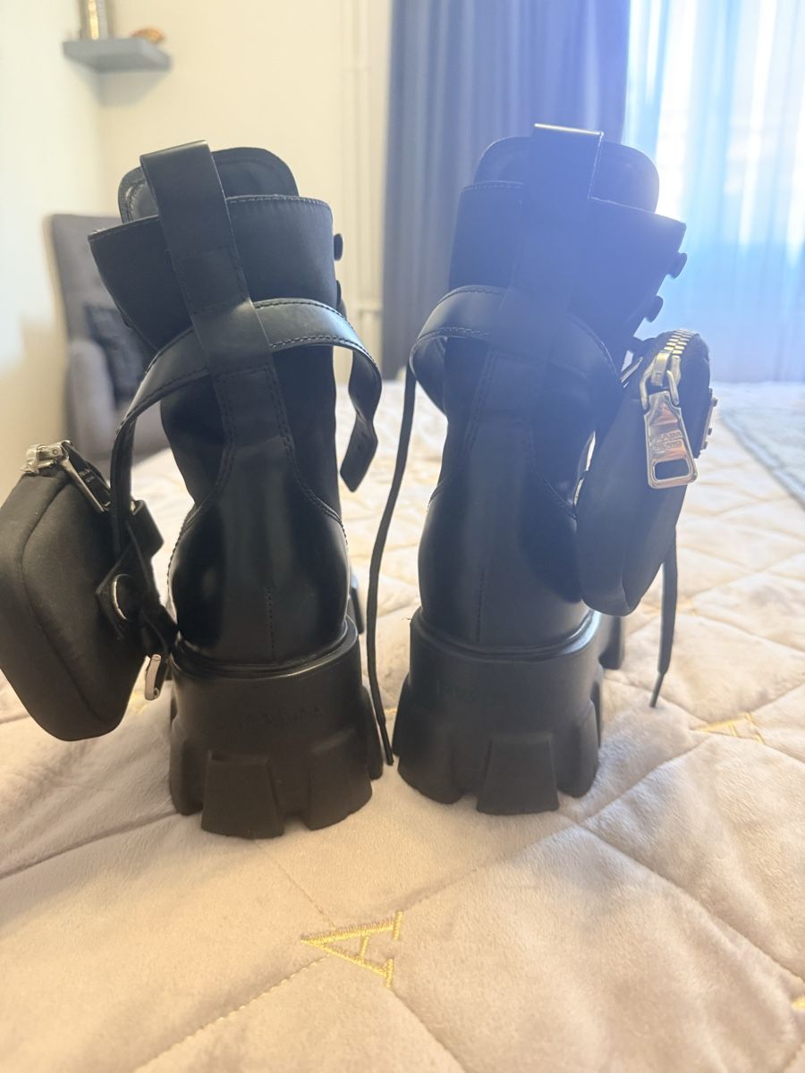 Prada Scarpe da donna: Prada Monolith leather boots – Nuovo (secondo la descrizione) da Genève venduto da iri_f78b 3
