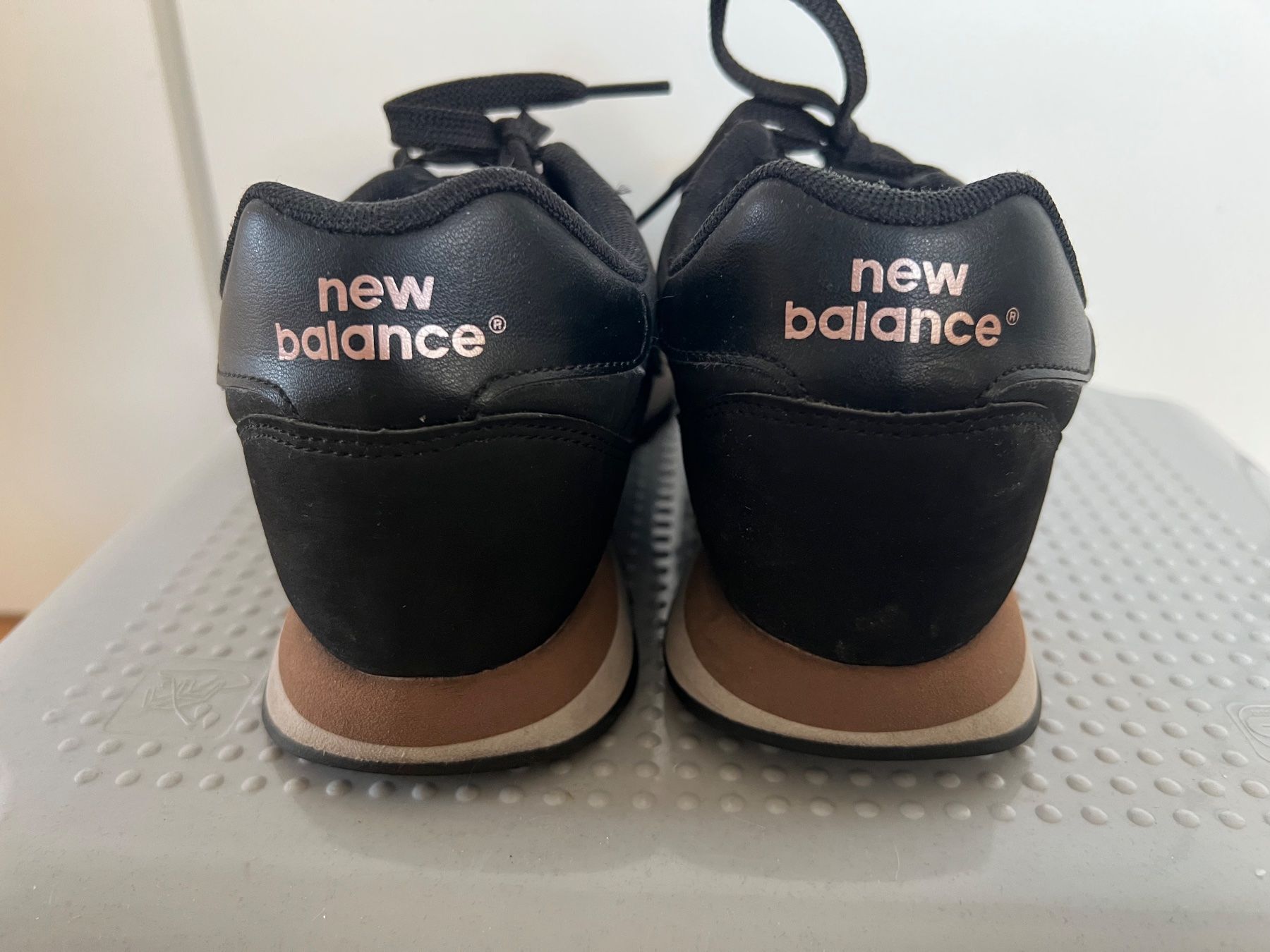 New Balance Scarpe da donna: New Balance 500 (schwarz) – Usato da Steinhausen venduto da gendai 3