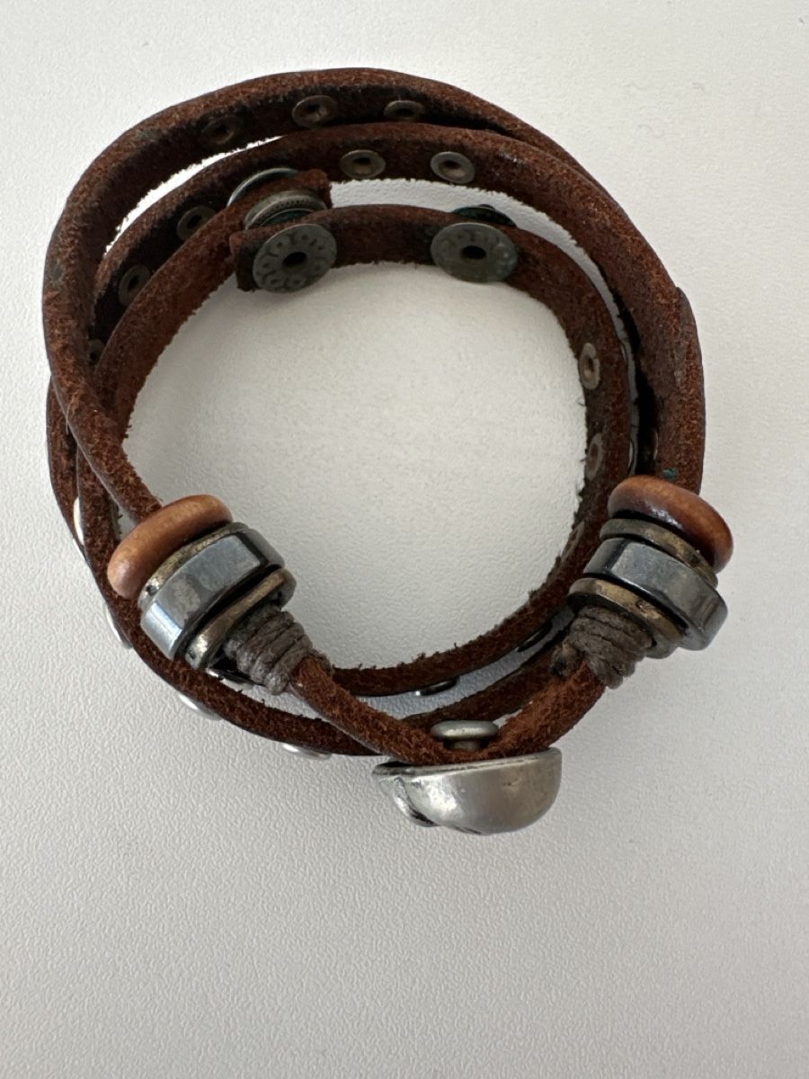 Bracciali & Braccialetti: Cool Leather Bracelets, brown, with Skull & Silver studs – Nuovo (secondo la descrizione) da Binningen venduto da can_s2yh 3