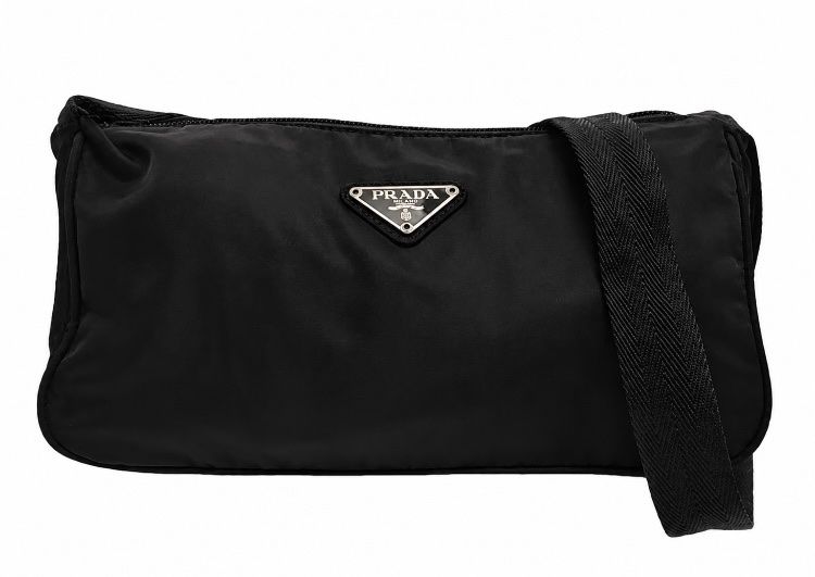 Prada Taschen: Prada Nylon vintage shoulder bag – Gebraucht aus Epalinges von MyVintageWorld