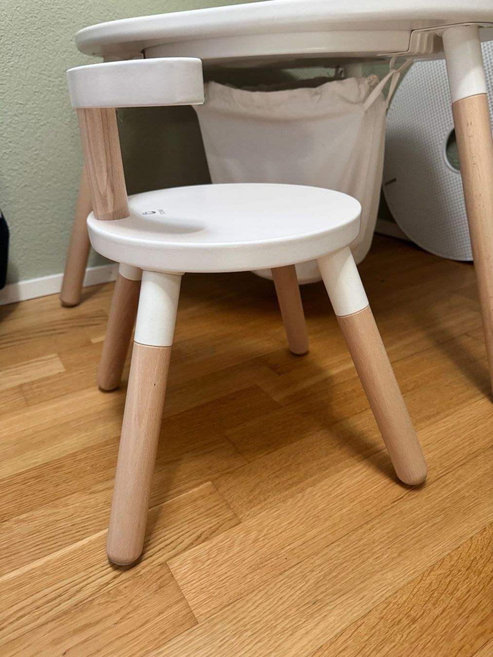 Tischset: Stokke Multifunktionsspieltisch in weiss – Gebraucht aus Hombrechtikon von Sonne127 7