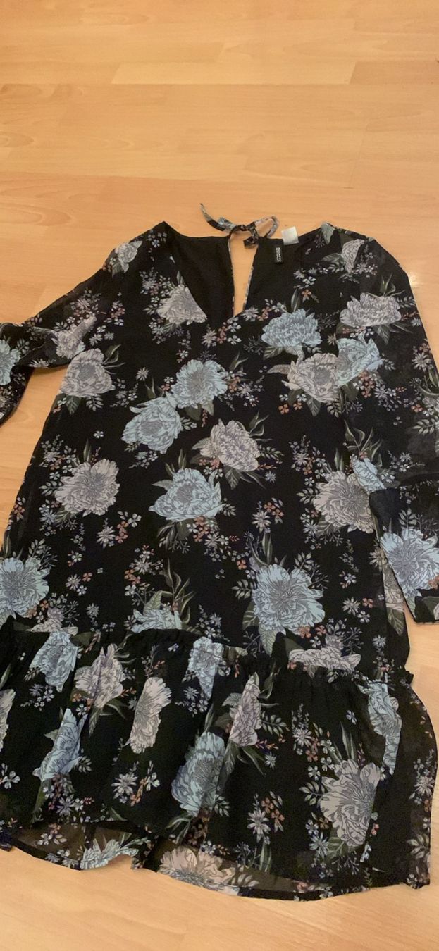 H&M Kleider: Jolie robe H&M t. 36 – Gebraucht aus MEYRIN von Gwendo10