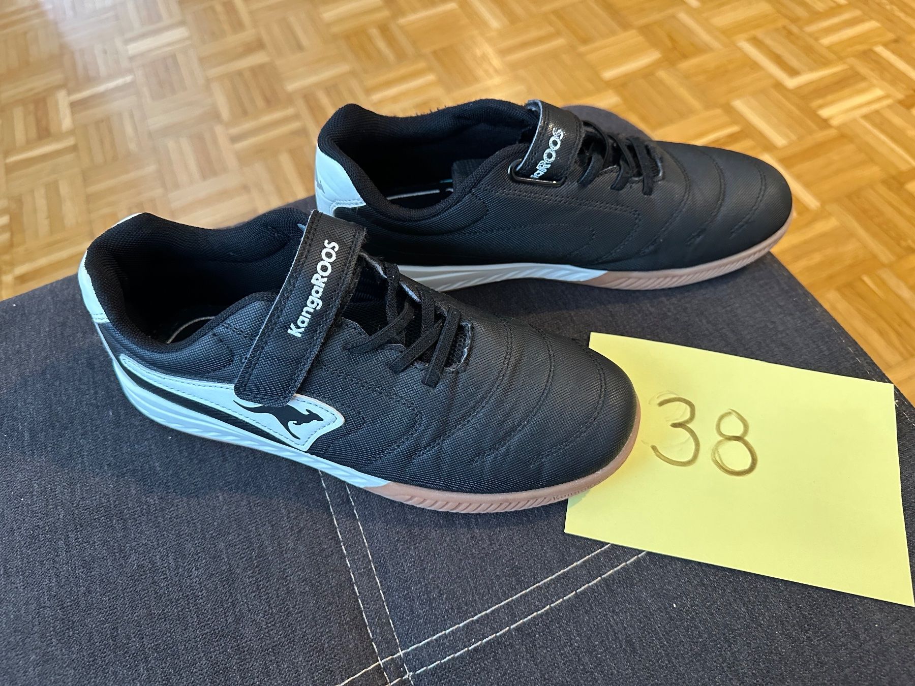 Scarpe per ragazzi: Schuhe   9X Paar – Usato da Kloten venduto da Slavi75 1