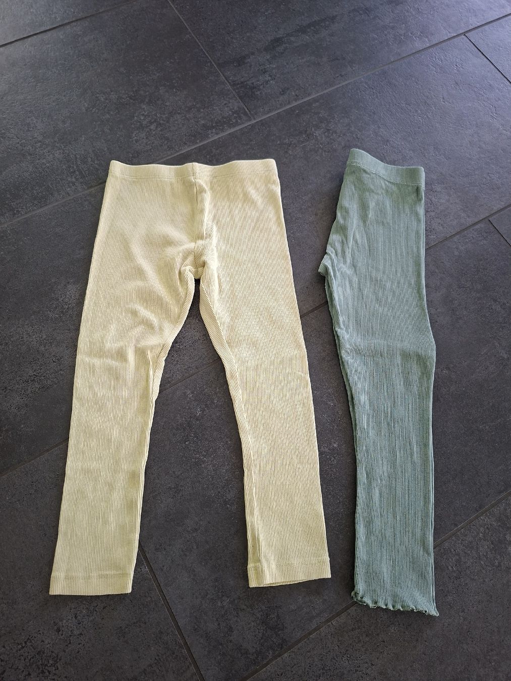 Kleiderpakete & -sets: kleines Sommer Kleiderset, Mädchen, Gr. 110 – Gebraucht aus Biezwil von Haberli01 1