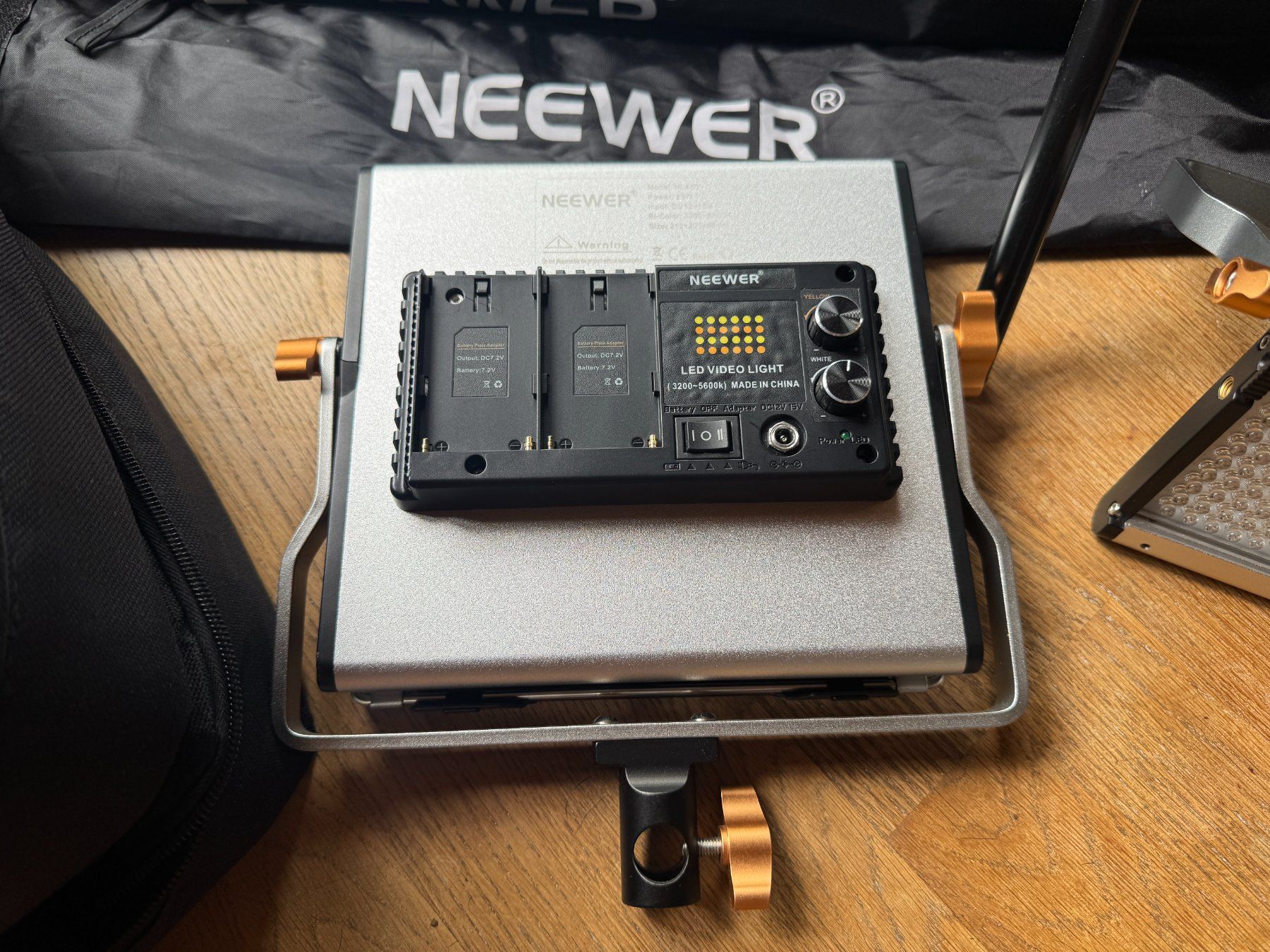 Lampen: Neewer Videolicht Pannello Luce LED – Gebraucht aus Aefligen von jes_5pt9 2