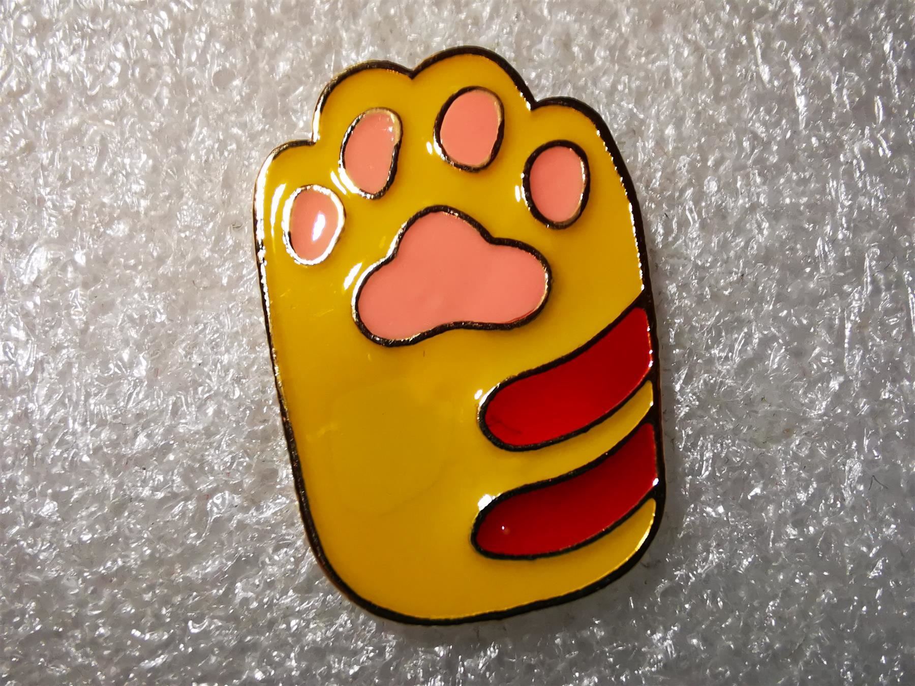Placchette & Badge: Ansteckpin 50: Katzenpfote – Usato da Oppligen venduto da Pin-Fall-Shop