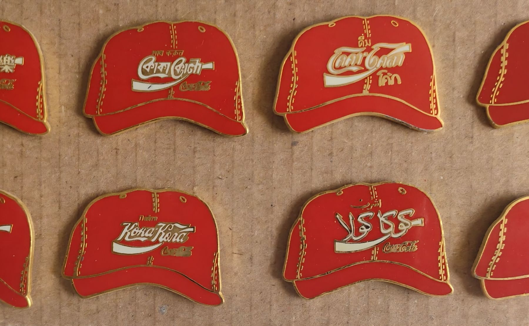 Coca-Cola Plaketten & Abzeichen: 10 Coca Cola Cap Pins – Gebraucht aus Luzern von Luzern_Energy 3