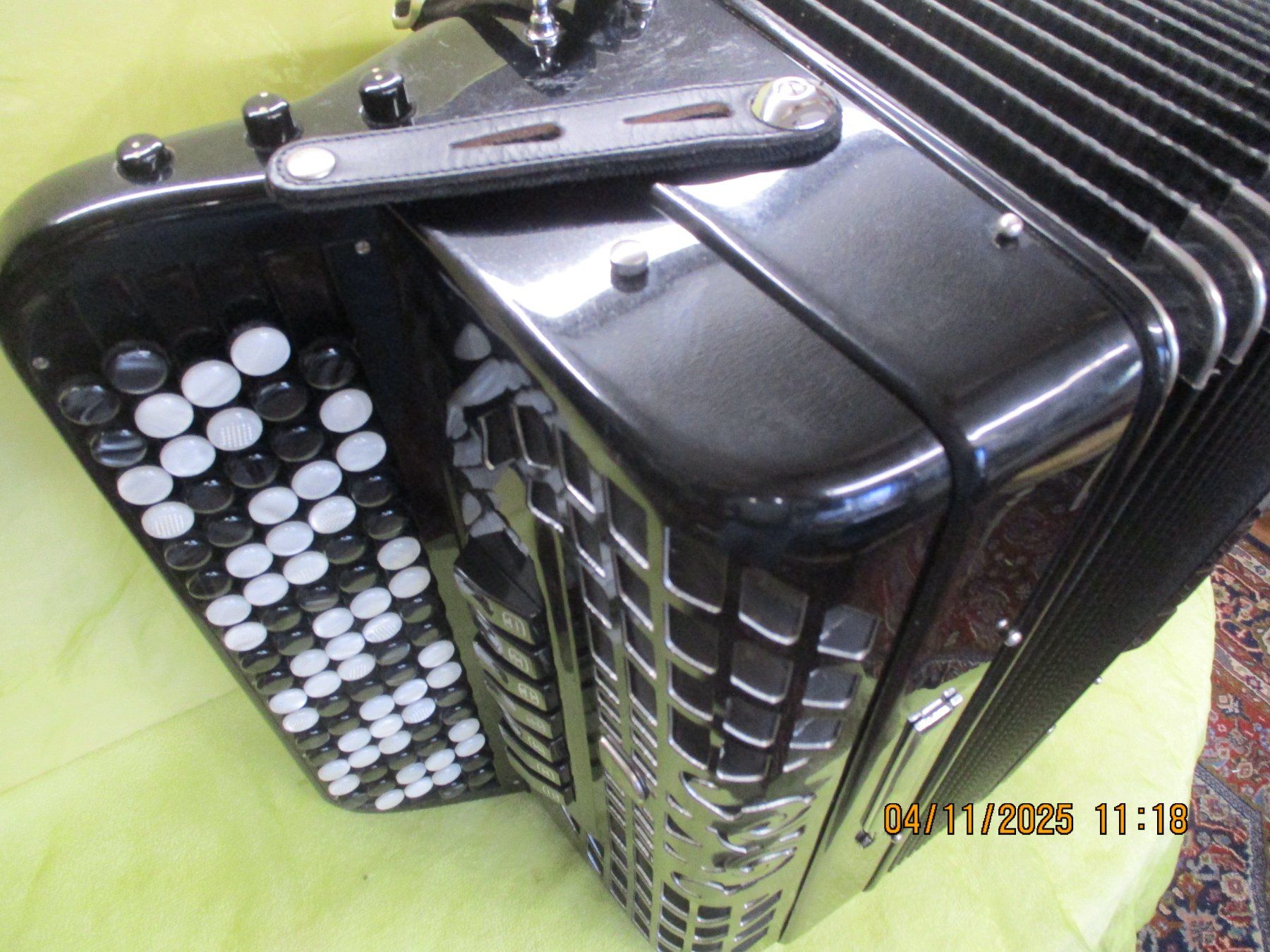 Strumenti musicali: Akkordeon Bugari 320 J/C Converter – Usato da Jegenstorf venduto da Oktavio 6