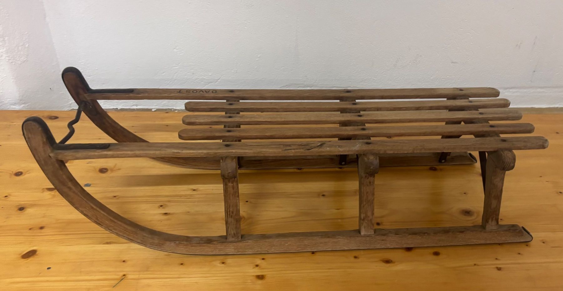 Davos Slitta: Holz Schlitten Davos – Usato da Wettingen venduto da Wendemarket 2
