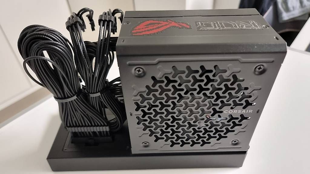 Asus Docking station: ROG ALLY X DOKING STATION – Nuovo (secondo la descrizione) da Unterengstringen venduto da Baldyman 1