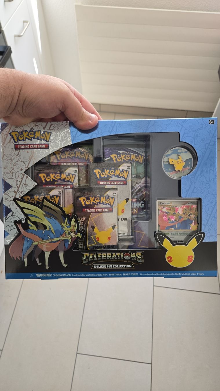 Pokémon Carte collezionabili: Drei Celebration Collections auf EN – Nuovo e nell'imballaggio originale da Zürich venduto da Viper25 3