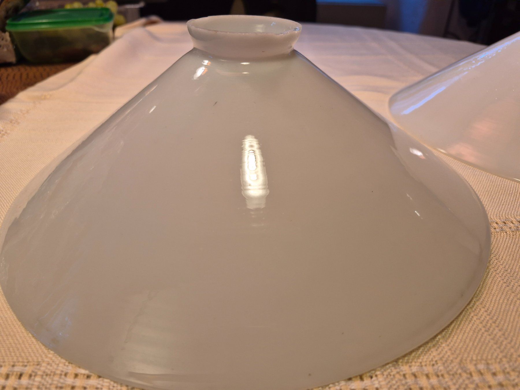 Lampade: 2 abat- jour anciens en opaline blanche – Usato da charmoille venduto da mir_my9f 9