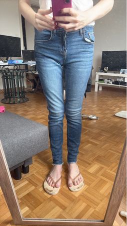 Stylish Women's Jeans - Perfect for Spring Fashion!