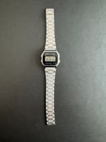 Casio Alarm Chrono Digital Uhr Metallarmband Silber