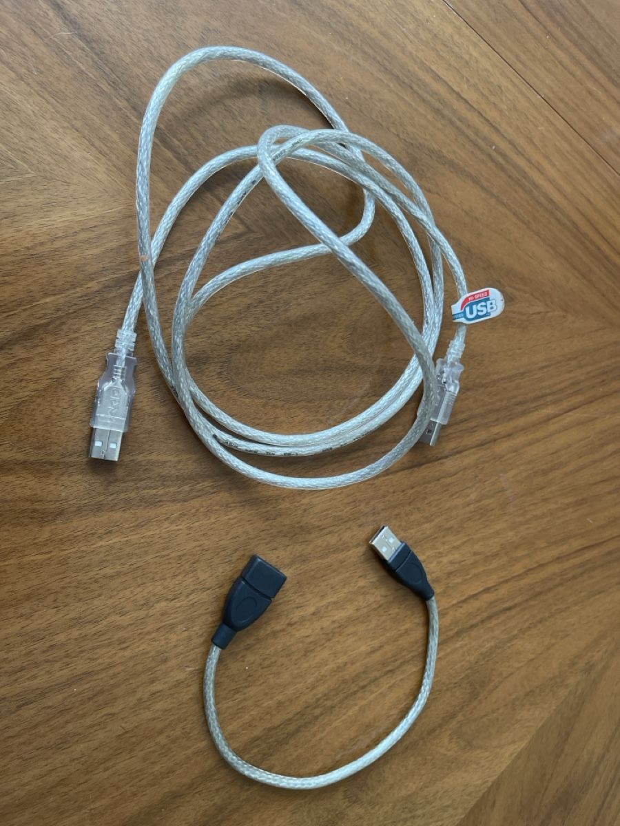 Cavi: USB Kabel & Kabelverlängerung – Usato da Unterkulm venduto da AnoliOccasion