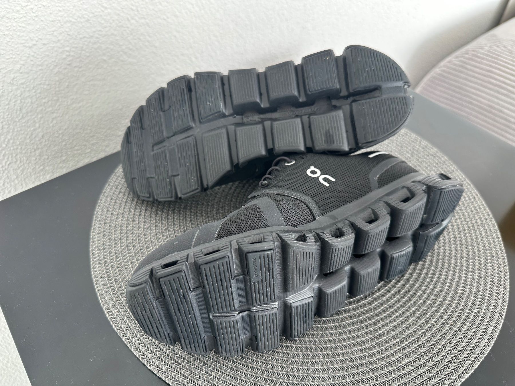 On Damenschuhe: ON Schuhe – Neu und originalverpackt aus Winterthur von su_4assd 6