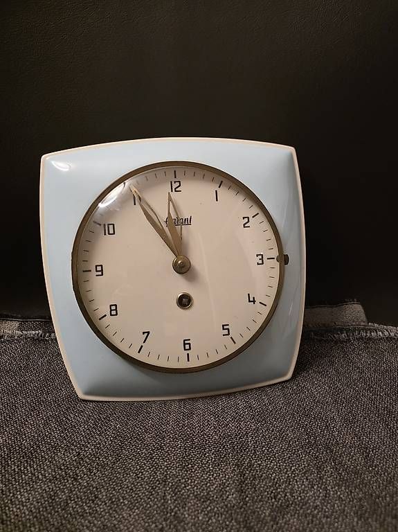 Orologi da terra & Orologi da parete: Vintage Wanduhr hellblau – Usato da Grosshöchstetten venduto da kids04 3
