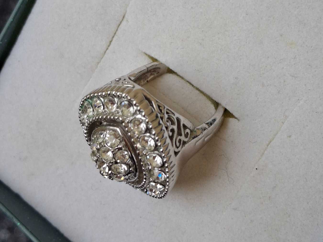 Ringe: Funkelnder Cocktail Ring Oval, Modeschmuck opulent Gr. 18 mm – Gebraucht aus Münchenbuchsee von babilibern 4