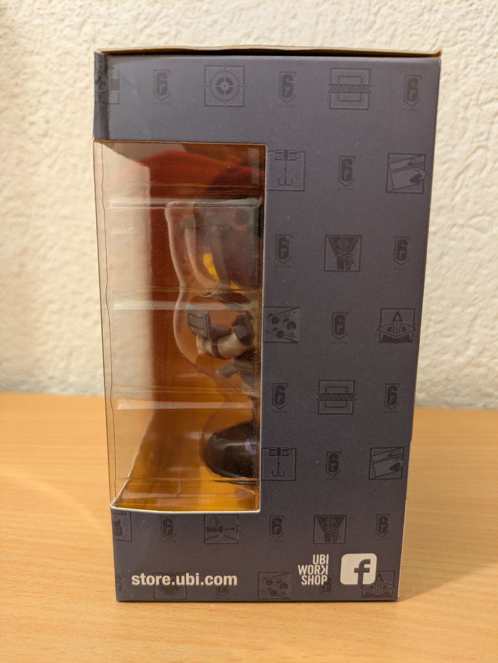 Statuette: UbiSoft - Rainbow Six Siege Chibi Figur - IQ – Nuovo e nell'imballaggio originale da Langnau am Albis venduto da MediaRescuerKeLoX 2